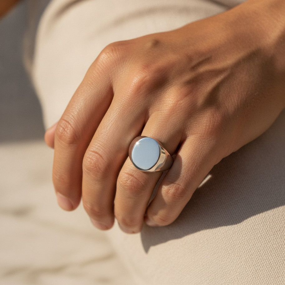Looksmaxxing Tropea signet ring worn on model