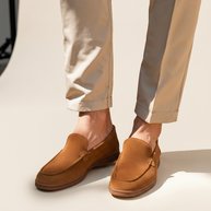 Looksmaxxing Premium suede loafers in caramel, product photo